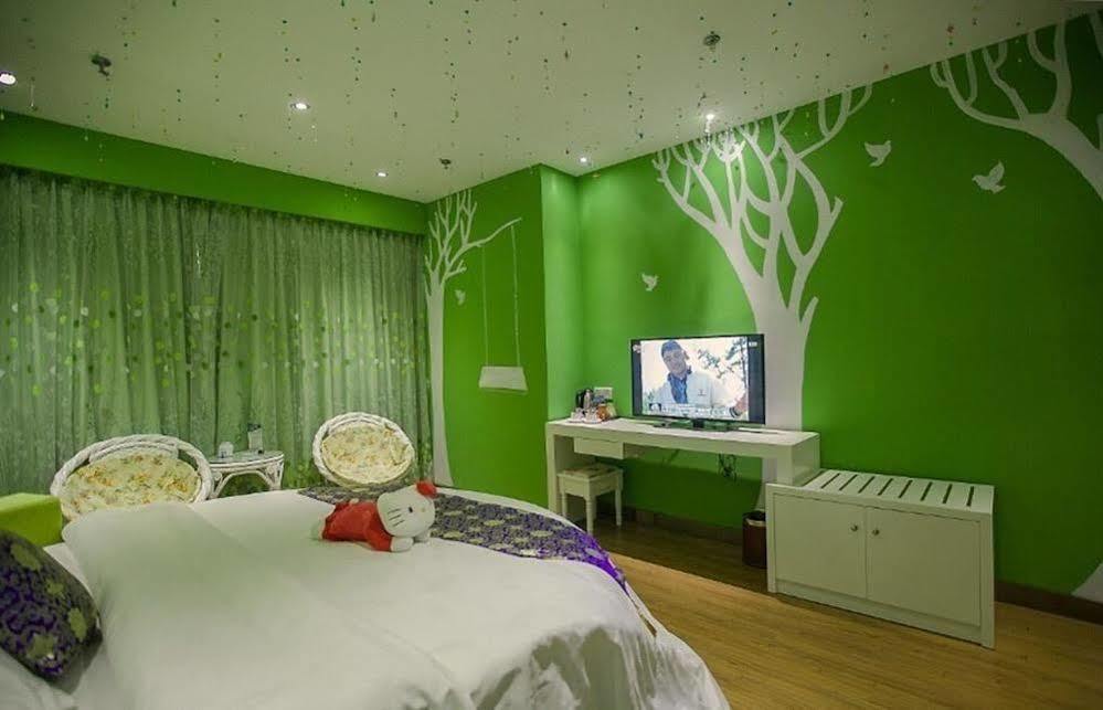 Chongqing Xinhao Theme Hotel Esterno foto